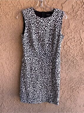 Ann Taylor Black & White Abstract Print Sleeveless Sheath Dress Size 6